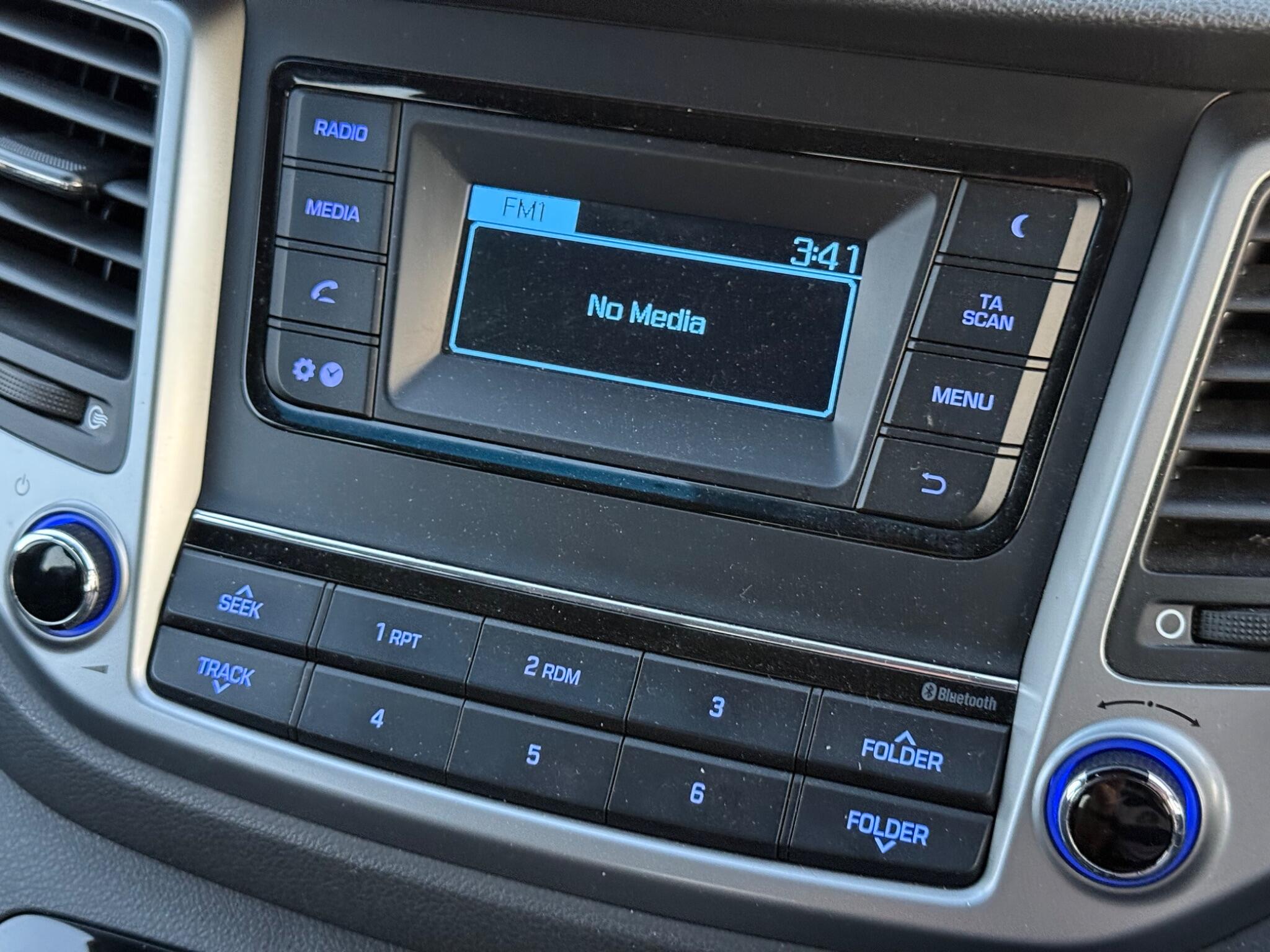Hyundai TUCSON 2.0 CRDi Premium SE 4WD Euro 6 5dr — photo 92 of 102
